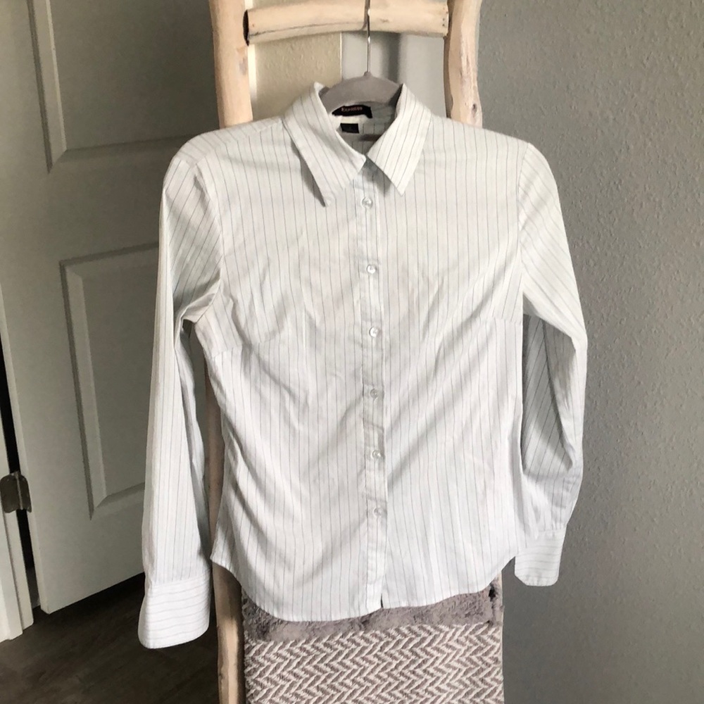 Express Stretch long sleeve women’s shirt size 6